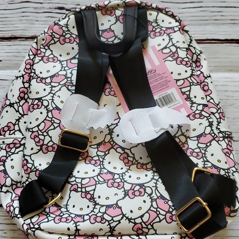 🆕️ CUTE SANRIO PINK HELLO KITTY MINI BACKPACK 💕